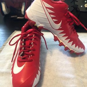 Brand new youth 5.5 football cleats